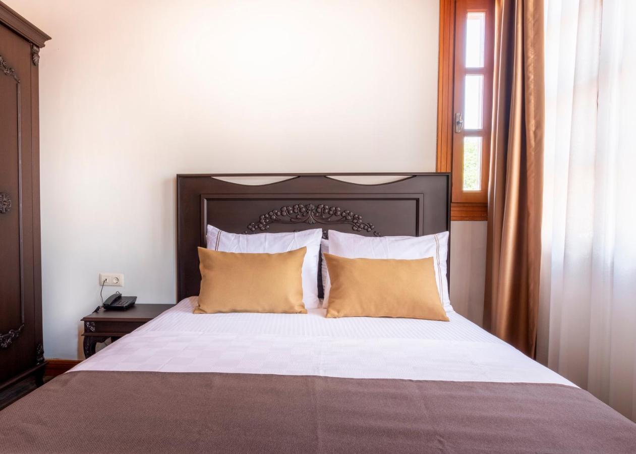 Woo Town Suites Antalya Bagian luar foto