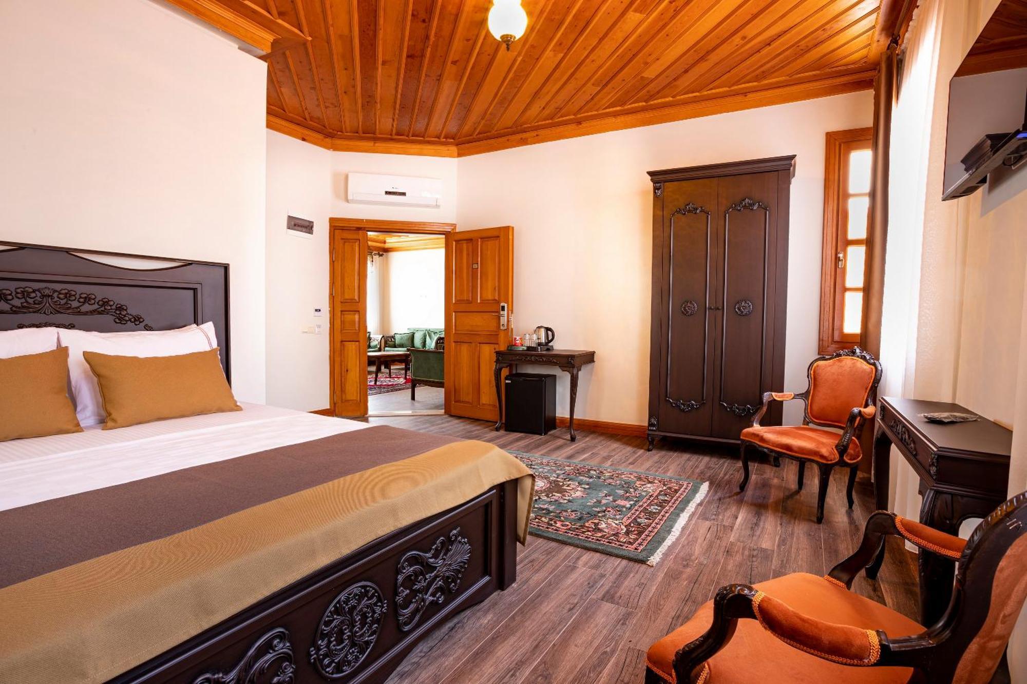 Woo Town Suites Antalya Bagian luar foto