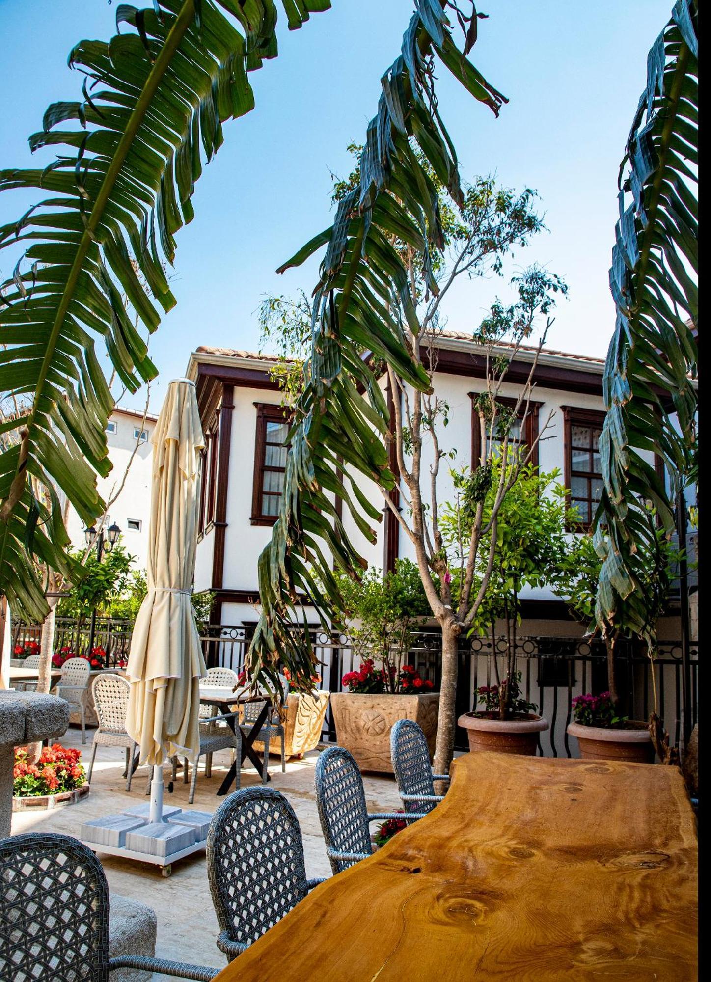 Woo Town Suites Antalya Bagian luar foto